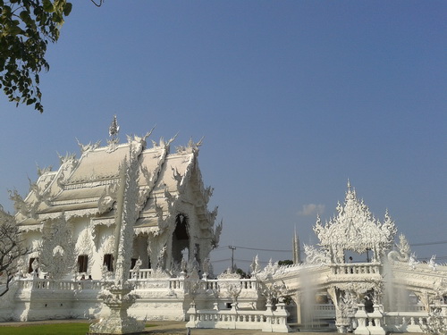 (The Wat Rong Khun)The White temple